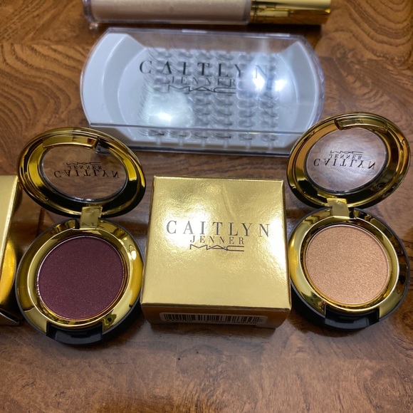MAC Cosmetics Caitlyn Jenner 8 Piece Set Limited Edition NEW original Boxes.​ - Picture 7 of 10